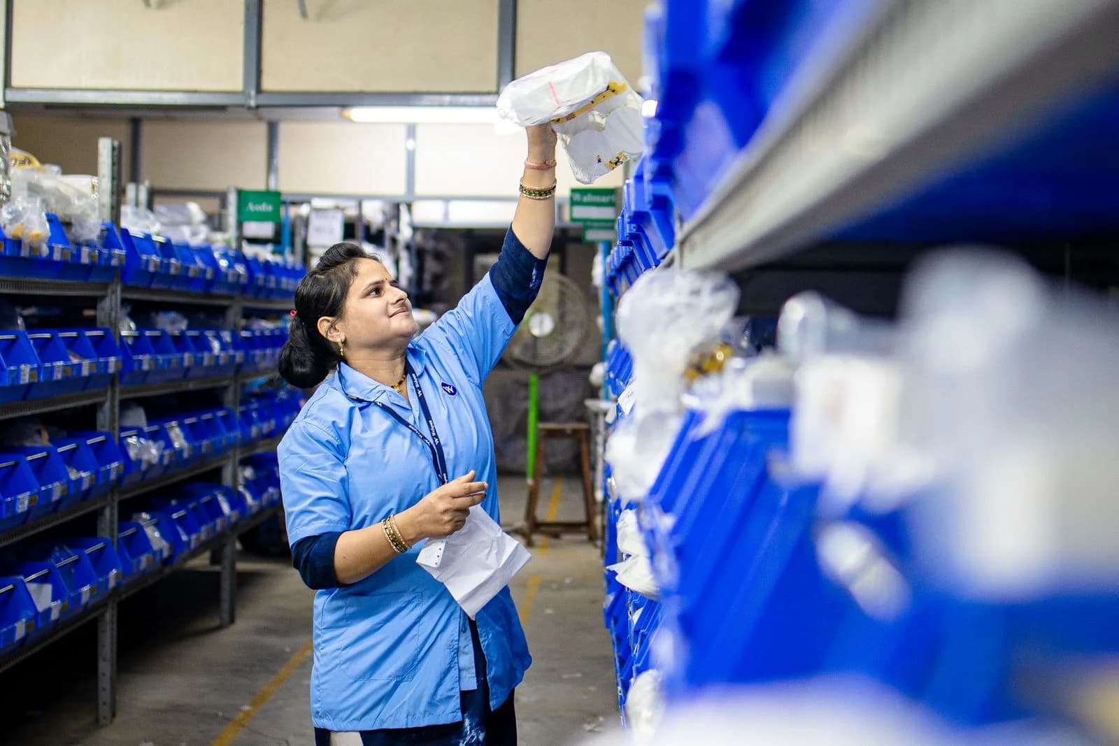 Teknik altyapı operasyonunu temsil eden endüstriyel çalışma alanı